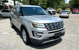 Used 2016 Ford Explorer XLT w/ Equipment Group 202A image 1