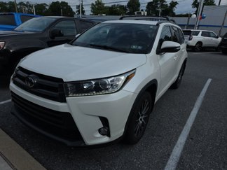 Used 2018 Toyota Highlander SE image 1
