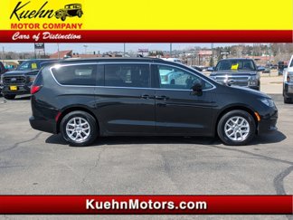 Used 2020 Chrysler Voyager Lxi image 1
