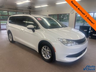 Used 2021 Chrysler Voyager Lxi image 1