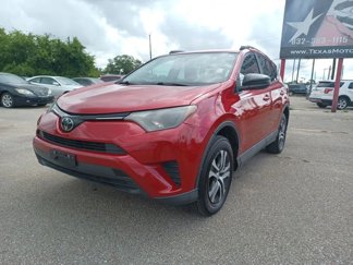 Used 2017 Toyota RAV4 LE image 1