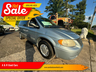 Used 2006 Chrysler Town & Country image 1