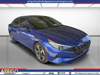 Used 2023 Hyundai Elantra SEL w/ Convenience Package image 1