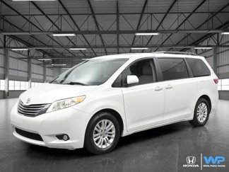 Used 2017 Toyota Sienna Limited Premium image 1
