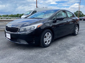 Used 2017 Kia Forte LX image 1