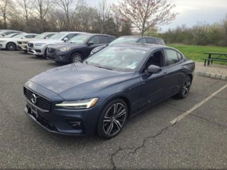 Used 2022 Volvo S60 B5 R-Design image 1
