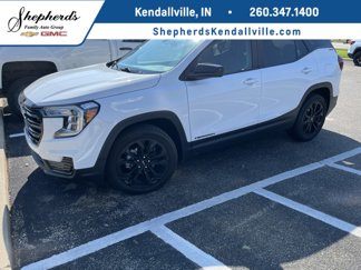 Used 2022 GMC Terrain SLE w/ Driver Convenience Package image 1