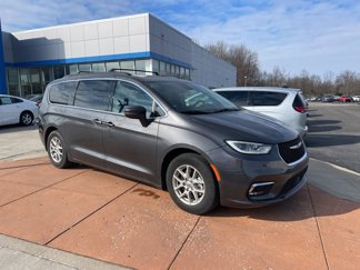 Used 2022 Chrysler Pacifica Touring-L image 1