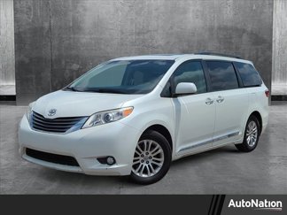 Used 2017 Toyota Sienna XLE Premium image 1