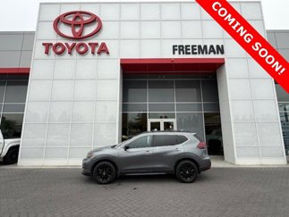 Used 2018 Nissan Rogue SV image 1