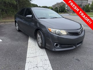 Used 2014 Toyota Camry SE image 1