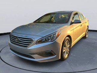 Used 2015 Hyundai Sonata SE image 1
