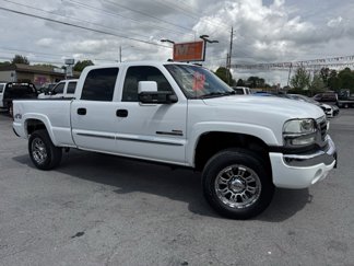 Used 2004 GMC Sierra 2500 SLE w/ Heavy-Duty Power Package image 1