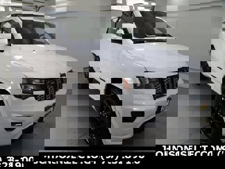 Used 2017 Jeep Grand Cherokee Altitude image 1