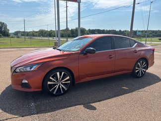 Used 2022 Nissan Altima 2.5 SR image 1