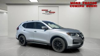 Used 2019 Nissan Rogue SV image 1
