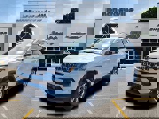 New 2025 Jeep Compass Latitude image 1
