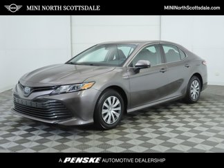 Used 2020 Toyota Camry LE image 1