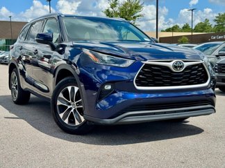 Used 2021 Toyota Highlander XLE image 1