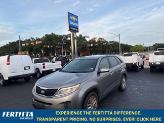Used 2015 Kia Sorento LX image 1