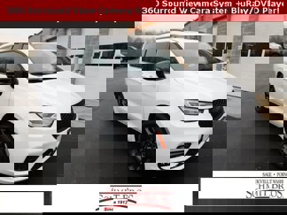 New 2024 Chrysler Pacifica Limited w/ Uconnect Theater Family Group image 1