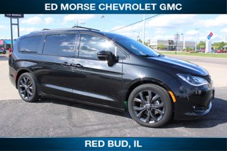 Used 2018 Chrysler Pacifica Limited image 1