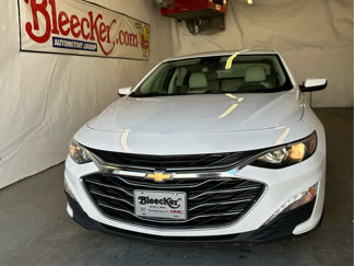 Used 2022 Chevrolet Malibu LT w/ Leather Package image 1