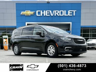 Used 2022 Chrysler Pacifica Touring-L image 1
