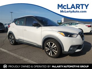 Used 2019 Nissan Kicks SR image 1