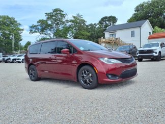 Used 2019 Chrysler Pacifica Touring-L w/ S Appearance Package image 1