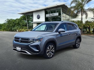 Used 2023 Volkswagen Taos SE image 1