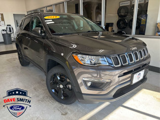 Used 2019 Jeep Compass Latitude image 1