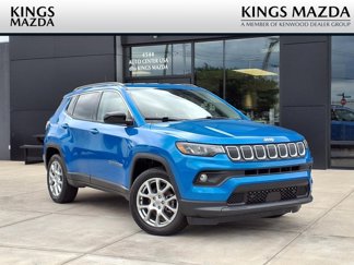 Used 2022 Jeep Compass Latitude image 1