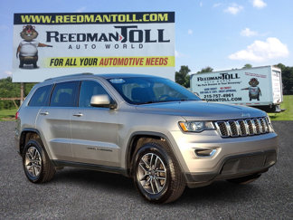 Used 2019 Jeep Grand Cherokee Laredo w/ 18" Wheel & 8.4" Radio Group image 1
