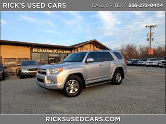 Used 2013 Toyota 4Runner SR5 image 1