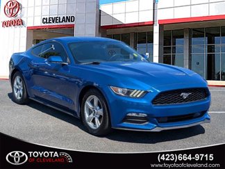 Used 2017 Ford Mustang Coupe image 1