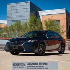 Used 2022 Toyota Camry SE image 1