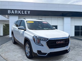 Certified 2024 GMC Terrain SLE w/ Driver Convenience Package image 1