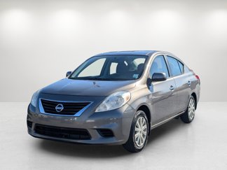 Used 2014 Nissan Versa SV image 1