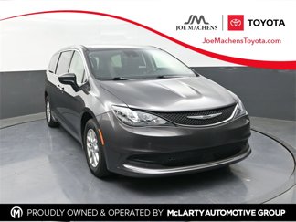 Used 2023 Chrysler Voyager LX image 1