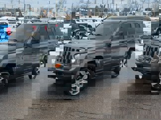 Used 2017 Jeep Patriot High Altitude image 1