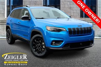 Used 2023 Jeep Cherokee Altitude Lux image 1