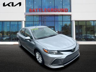 Used 2022 Toyota Camry LE image 1