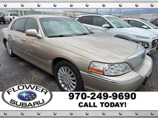 Used 2005 Lincoln Town Car Signature image 1