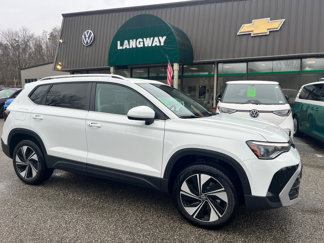 New 2025 Volkswagen Taos SE image 1