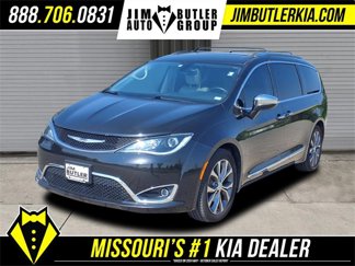 Used 2017 Chrysler Pacifica Limited w/ Tire & Wheel Group image 1