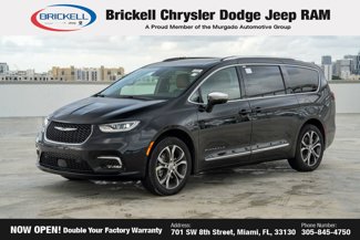 New 2025 Chrysler Pacifica Pinnacle w/ Trailer Tow Group image 1