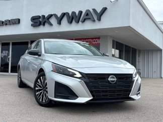 Used 2024 Nissan Altima 2.5 SV video 1