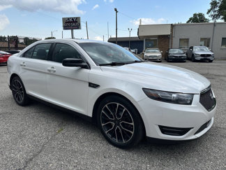 Used 2017 Ford Taurus SHO image 1
