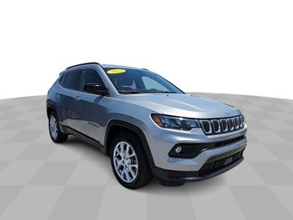 Used 2023 Jeep Compass Latitude image 1